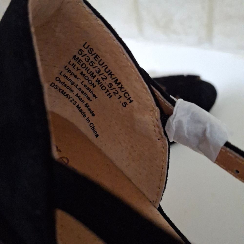 Kenneth Cole Gentle Souls Black Wedge Leather Sandals Size 5 - Picture 4 of 5